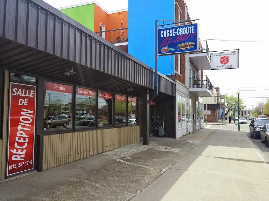 Casse-Croûte St-Marc | 2122 Av. Saint-Marc, Shawinigan, QC G9N 2J3, Canada | Phone: (819) 537-1769