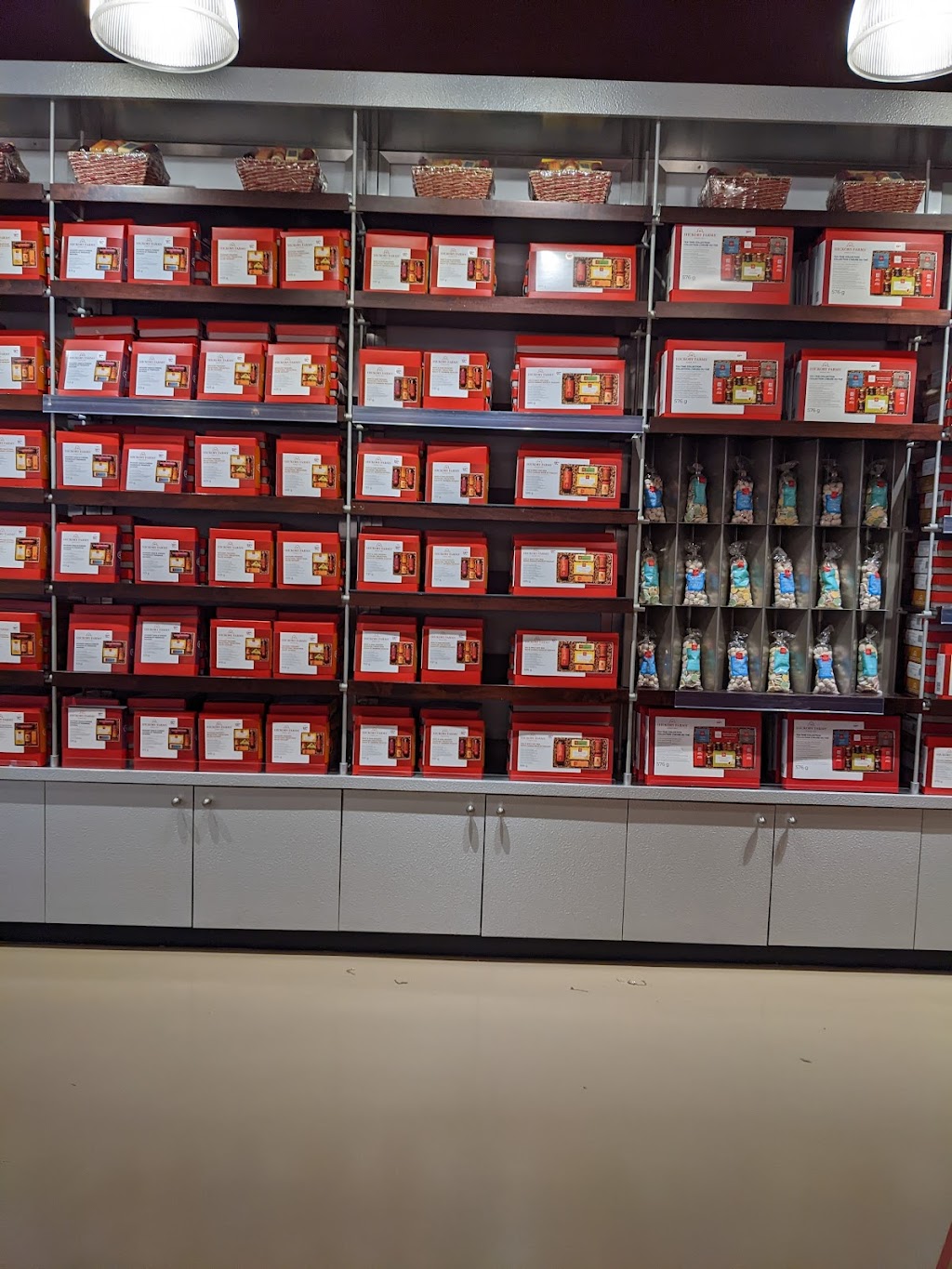 Hickory Farms | 777 Guelph Line, Burlington, ON L7R 3N2, Canada | Phone: (289) 635-0500
