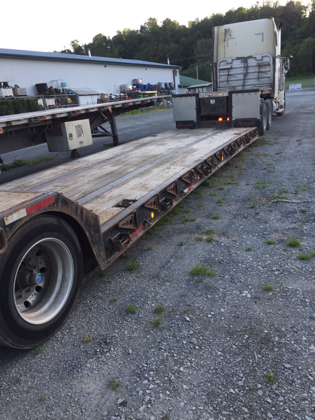 Ferndale Transport Ltd. | 2332 Whatcom Road, P Box 16071 Sumas Mountain, Abbotsford, BC V3G 0C6, Canada | Phone: (604) 273-6009