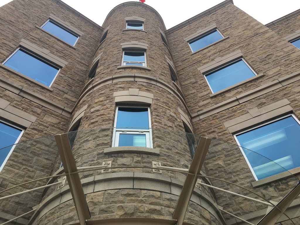 Aamir Yaqoob - Buy, Sell Homes & Condos - Re/max Agent | 4310 Sherwoodtowne Blvd #200, Mississauga, ON L4Z 4C4, Canada | Phone: (647) 839-9090