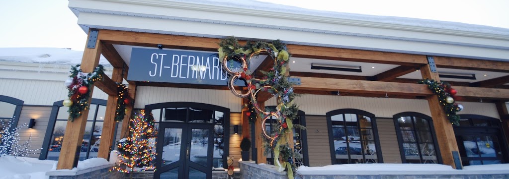 Pub St-Bernard | 252 Boulevard du Beau Pré, Beaupré, QC G0A 1E0, Canada | Phone: (418) 827-6668
