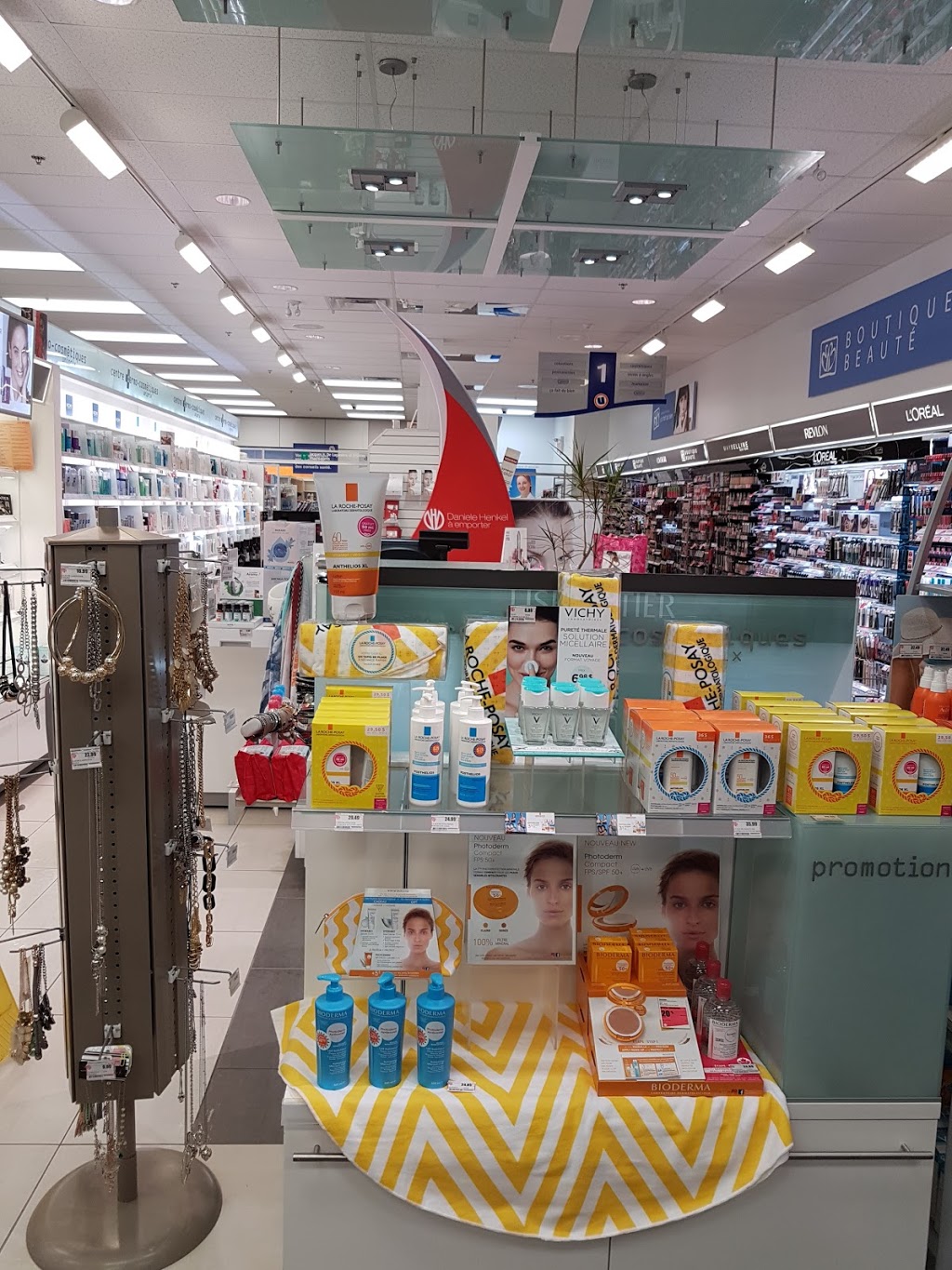 Uniprix J. Laganière, C. Labranche, M.-A. Chu et S. Pak - Pharmacie affiliée | 82 Boulevard de Bromont A101, Bromont, QC J2L 2K3, Canada | Phone: (450) 534-5534