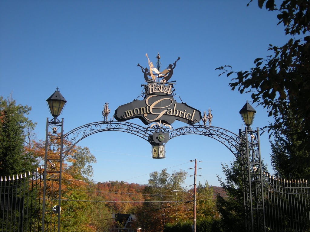 Hotel & Spa Mont Gabriel | 1699 Ch du Mont-Gabriel, Sainte-Adèle, QC J8B 1A5, Canada | Phone: (450) 229-3547