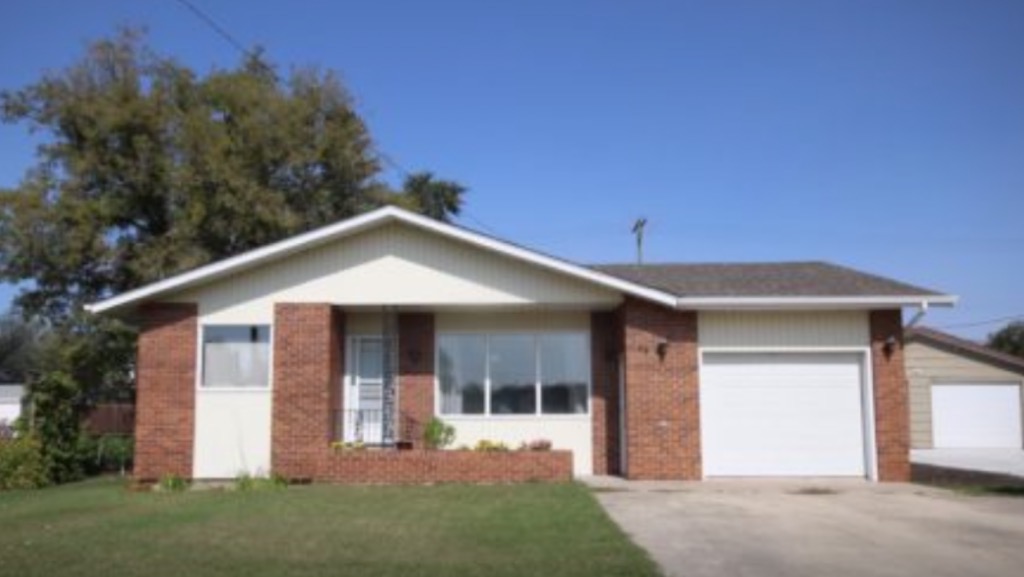 Just Like Home B and B | 63 1 Ave NW, Carman, MB R0G 0J0, Canada | Phone: (204) 750-0197
