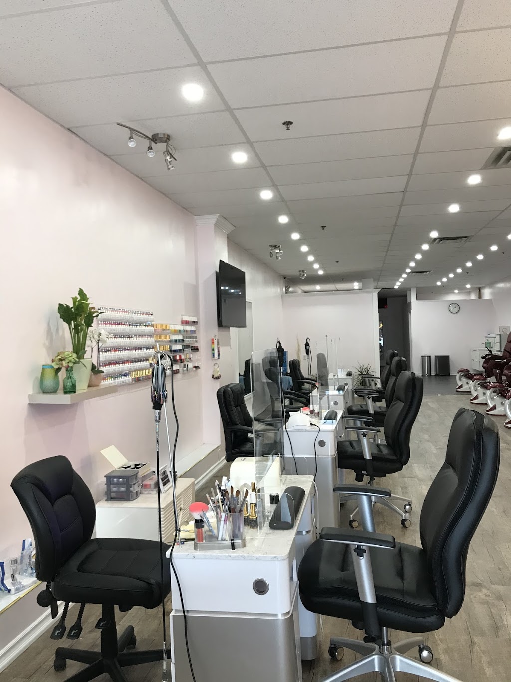 Niagara Central Nail & Spa | 5233 Stanley Ave Unit 7, Niagara Falls, ON L2E 7C2, Canada | Phone: (905) 356-5895