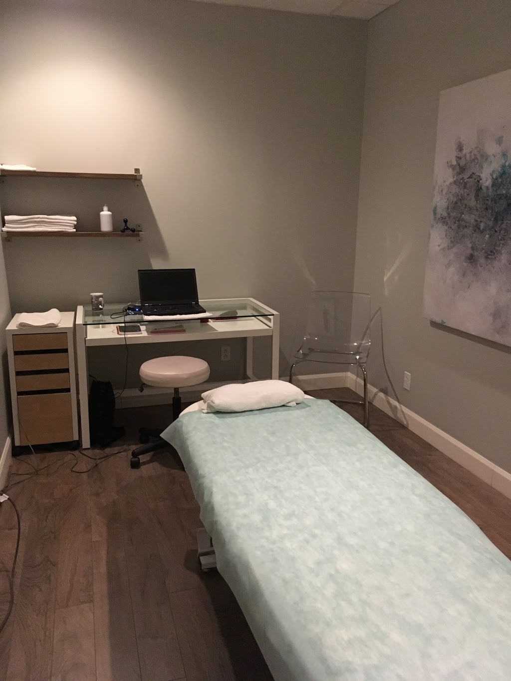 OSTEOPATHE ST-EUSTACHE Laurie Anne Chasles | 30 Chemin dOka #105, Saint-Eustache, QC J7R 1K5, Canada | Phone: (514) 577-0775