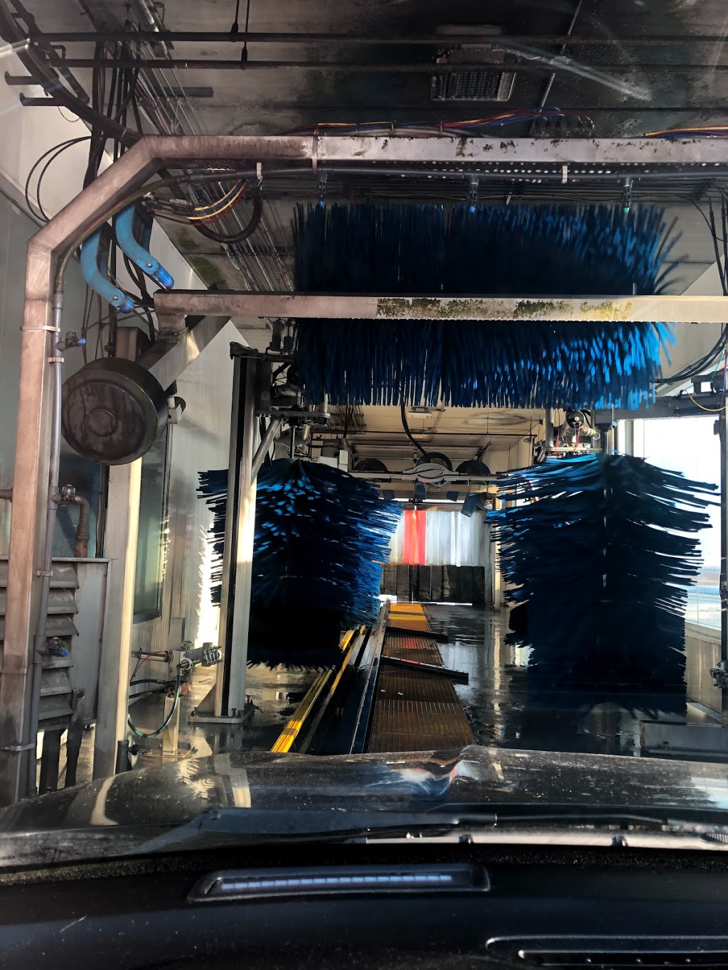 Rainbow Car Wash & Detailing Heritage 1712 Stone Church Rd E, Hamilton, ON L8W 3Y5, Canada