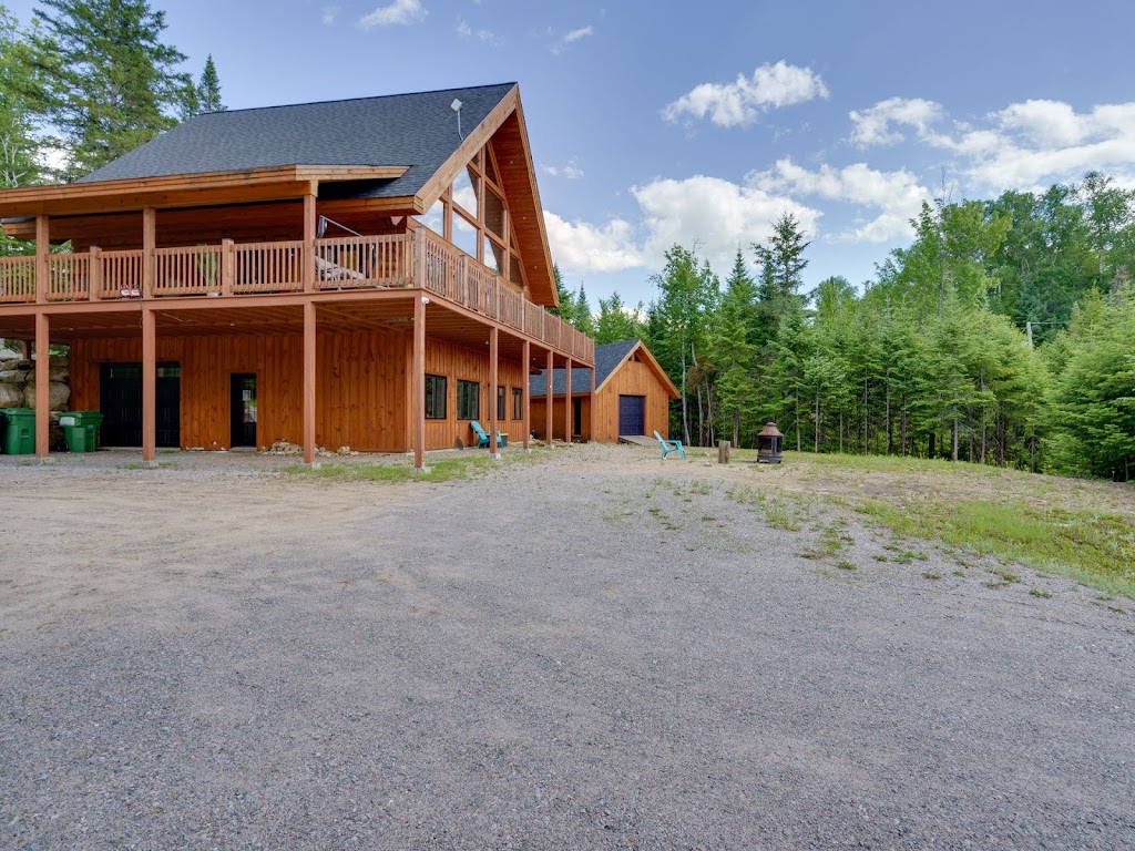 Chalet Belle Cordelia | 25 Ch. Cordélia-Hamelin, Nominingue, QC J0W 1R0, Canada | Phone: (866) 839-3600