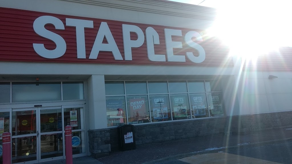 Staples Kemptville | 302 Colonnade Dr, Kemptville, ON K0G 1J0, Canada | Phone: (613) 258-5900