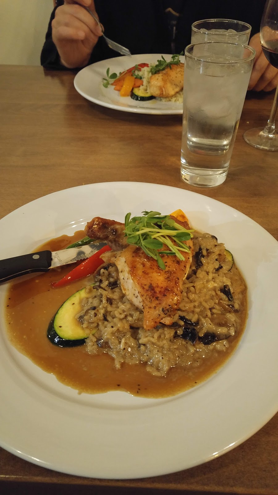Queens Cafe | 48 Victoria Rd S, Guelph, ON N1E 5P6, Canada | Phone: (519) 824-6868
