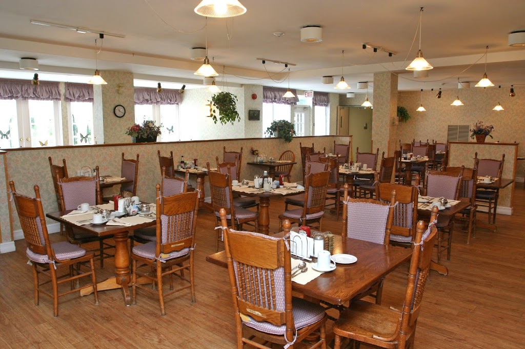 Revera William Place Retirement Residence | 140 William St N, Lindsay, ON K9V 5R4, Canada | Phone: (705) 328-1016