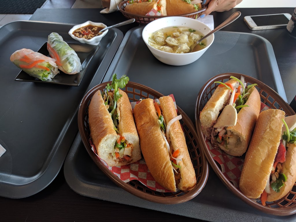 Les Sub Sandwiches | 1887 Portage Ave, Winnipeg, MB R3J 3X7, Canada | Phone: (204) 779-5678