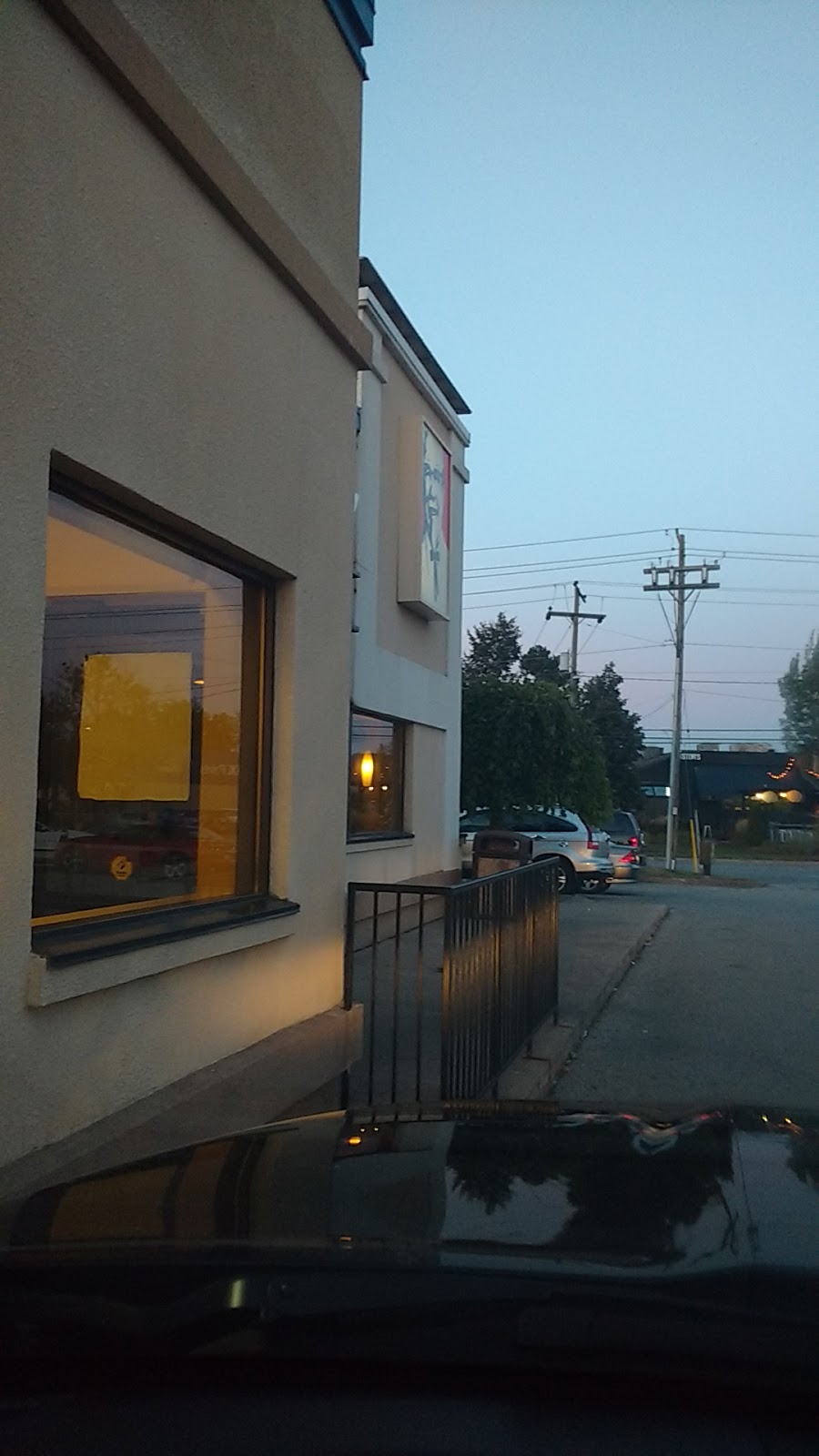 KFC | 379 Ontario St, St. Catharines, ON L2R 5L3, Canada | Phone: (905) 684-4806