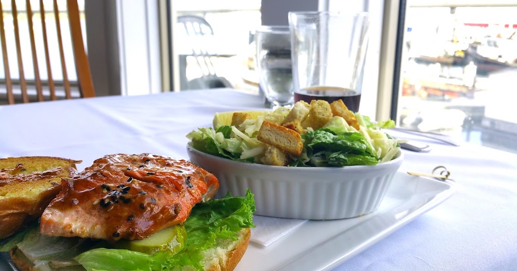 Lighthouse Bistro | 50 Anchor Way, Nanaimo, BC V9R 7B5, Canada | Phone: (250) 754-3212