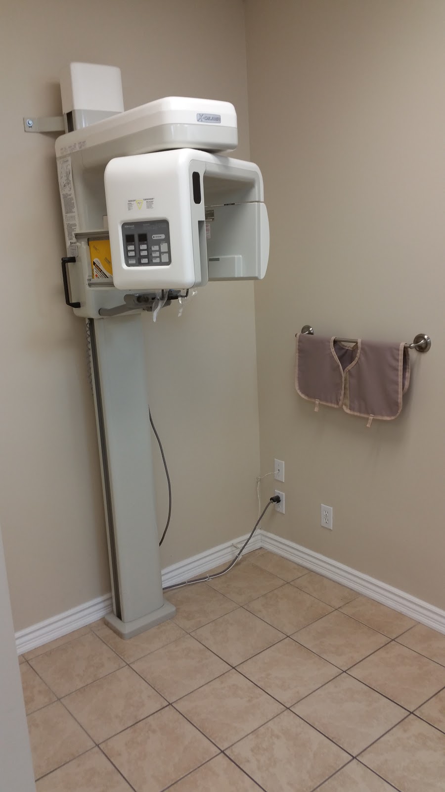 Dentistry on Queenston | 700 Queenston Rd unit 7, Hamilton, ON L8G 1A3, Canada | Phone: (905) 561-7310