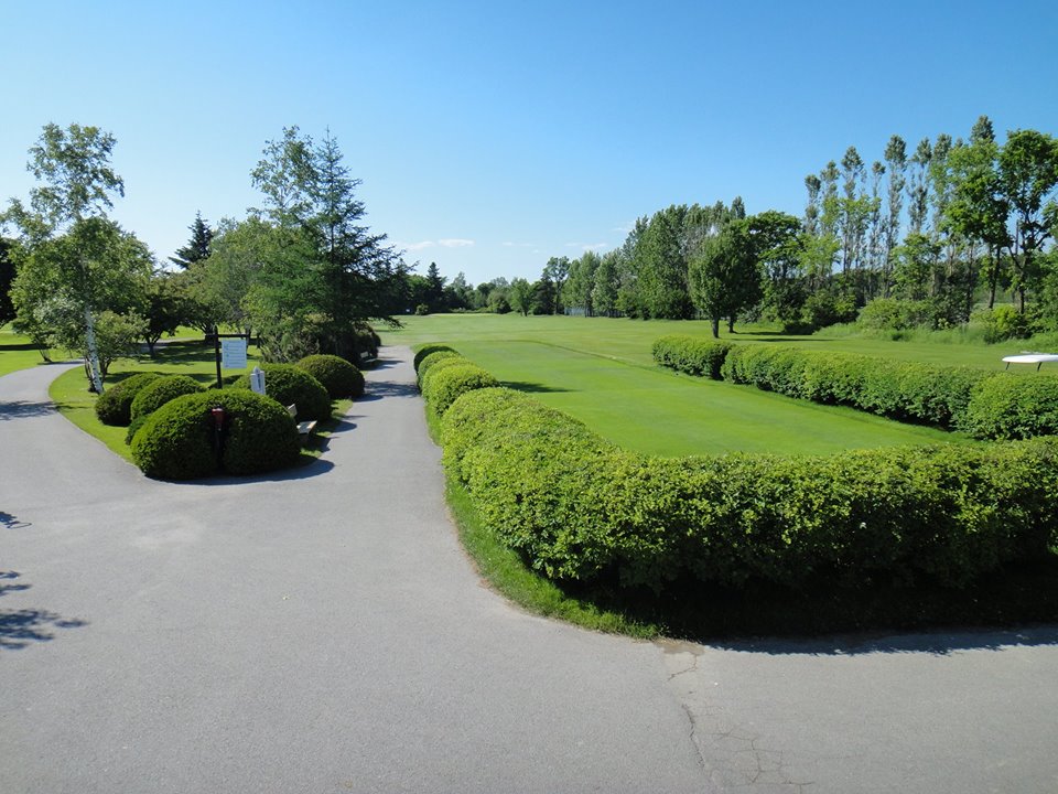 Golf Metropolitain | 5136 Bd Chauveau O, Québec, QC G2E 1A2, Canada | Phone: (418) 872-9292