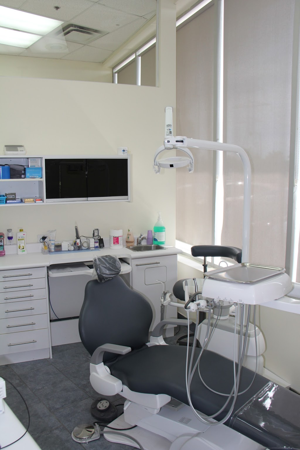 Napa Dental | 75 Napa Valley Ave #5, Woodbridge, ON L4H 1M3, Canada | Phone: (905) 893-8939
