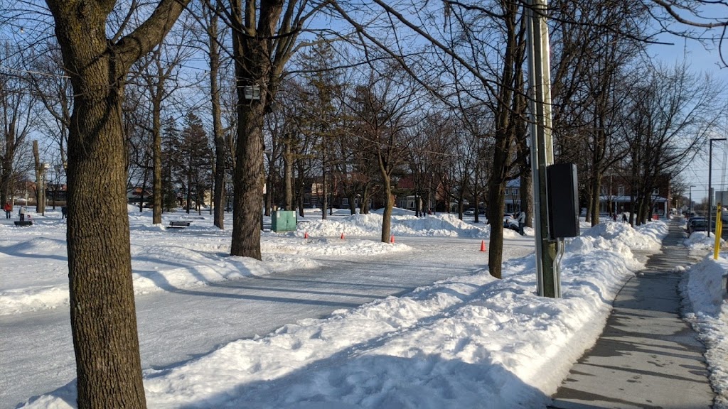 Salaberry Park | 65 Rue Jacques-Cartier, Salaberry-de-Valleyfield, QC J6T 4R4, Canada | Phone: (450) 322-1330