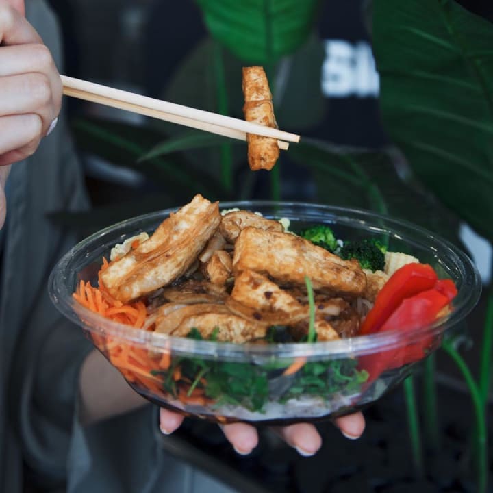 Thai Express | 4825 Mt Royal Gate SW, Calgary, AB T3E 6K6, Canada | Phone: (403) 249-8087