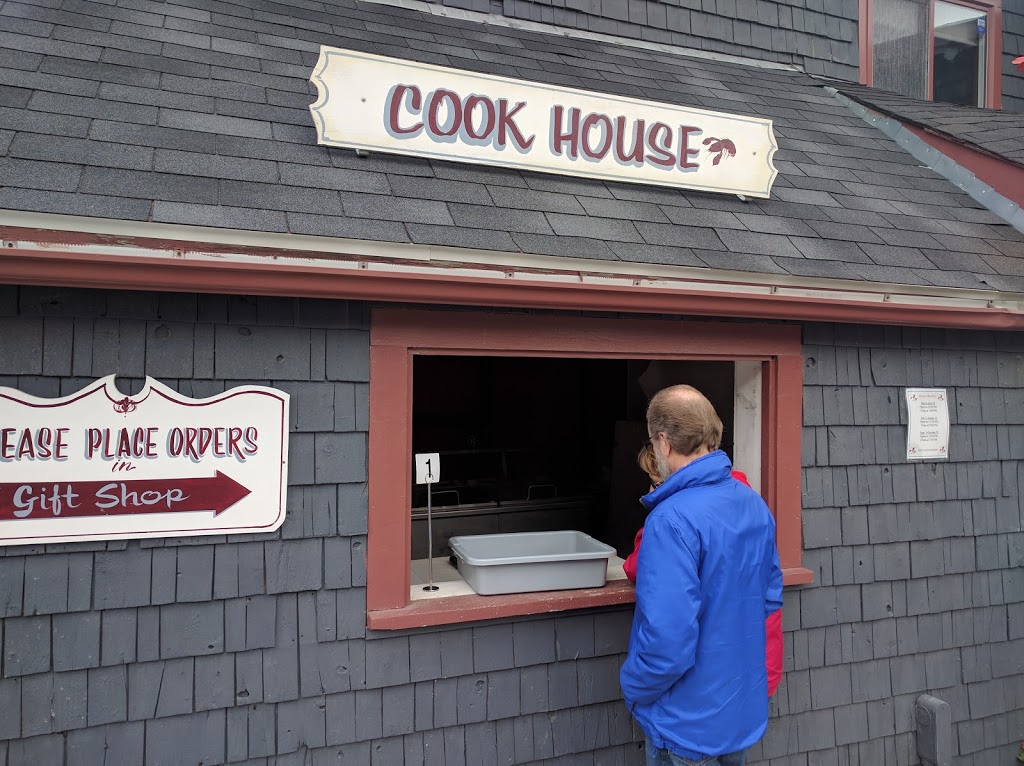 Halls Harbour Lobster Pound | 1157 W Halls Harbour Rd, Centreville, NS B0P 1J0, Canada | Phone: (902) 679-5299