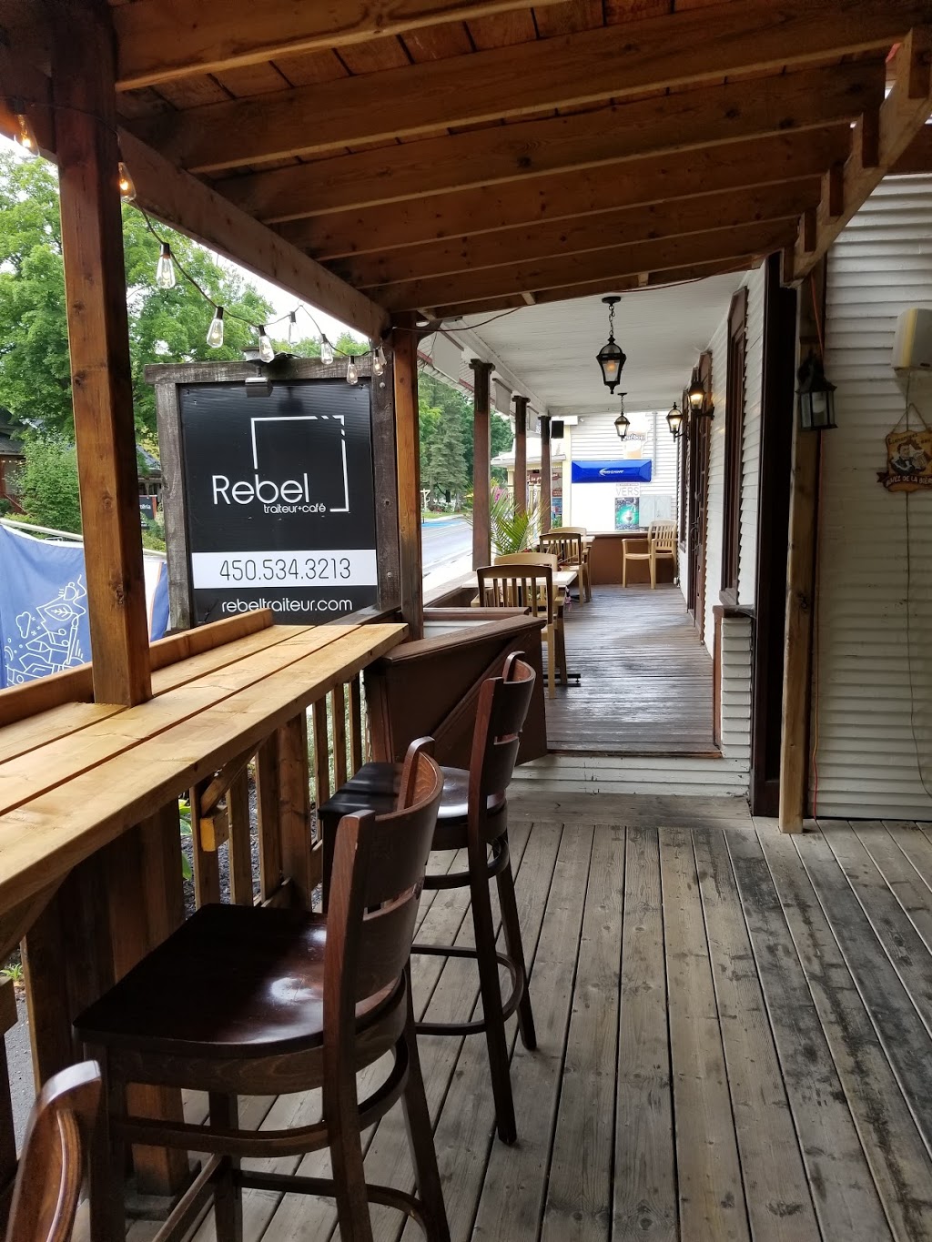 Rebel traiteur+café | 616 Rue Shefford, Bromont, QC J2L 1C1, Canada | Phone: (450) 534-3213
