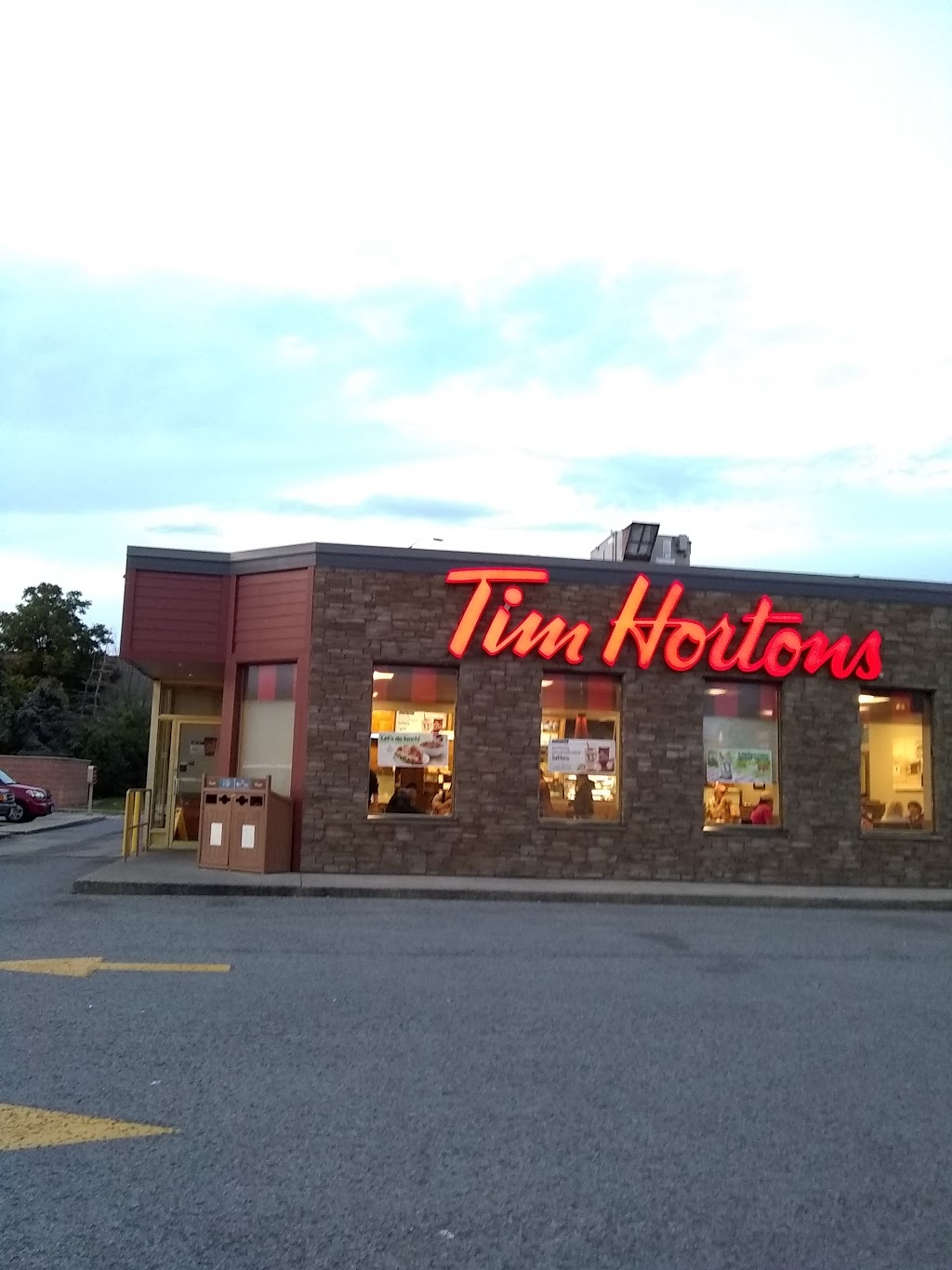 Tim Hortons | 141 Garrison Rd, Fort Erie, ON L2A 1M3, Canada | Phone: (905) 871-1743