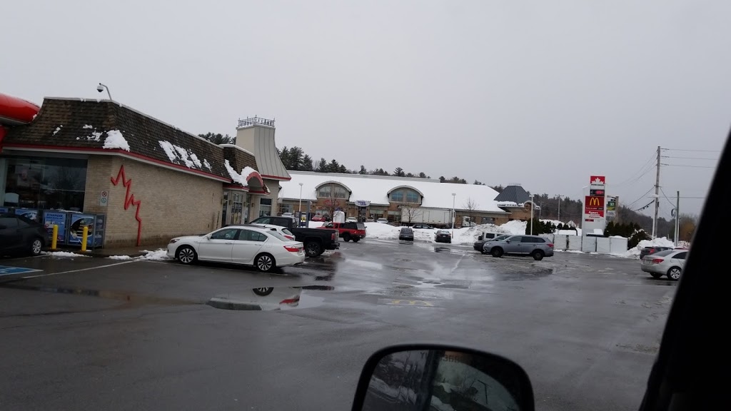 Petro-Canada | 55 Boulevard des Châteaux, Blainville, QC J7B 1Z8, Canada | Phone: (450) 433-2875