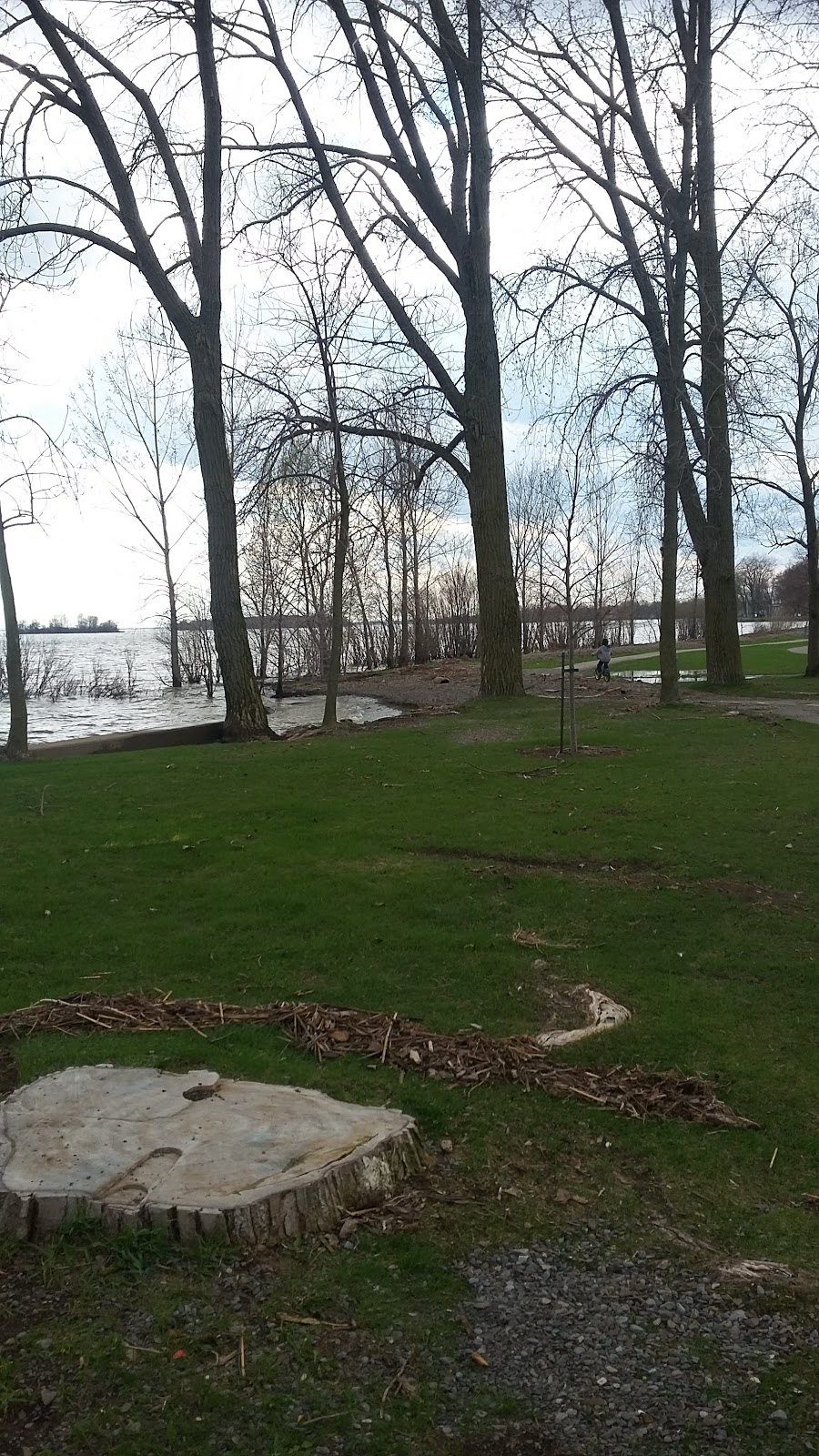 Stoney Point Park | Lachine, Montreal, QC H8T, Canada | Phone: (514) 872-0311