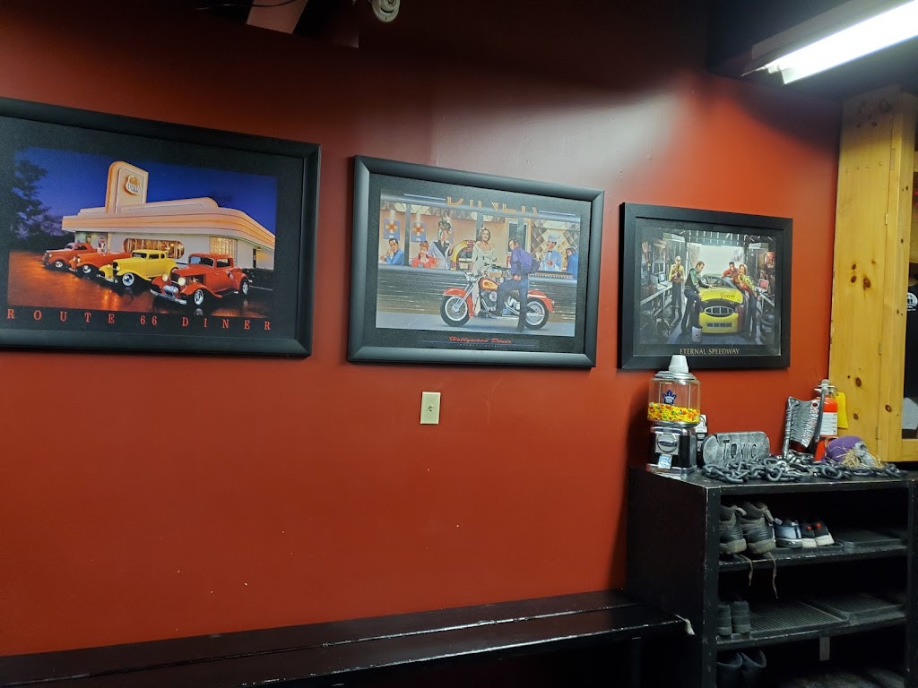Huntsville Bowl | 2A Cann St, Huntsville, ON P1H 1H3, Canada | Phone: (705) 789-0788