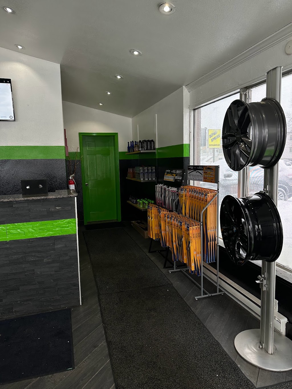 Autocare Express Montréal-Nord | 5660 Rue de Charleroi, Montréal, QC H1G 3A9, Canada | Phone: (514) 327-5053