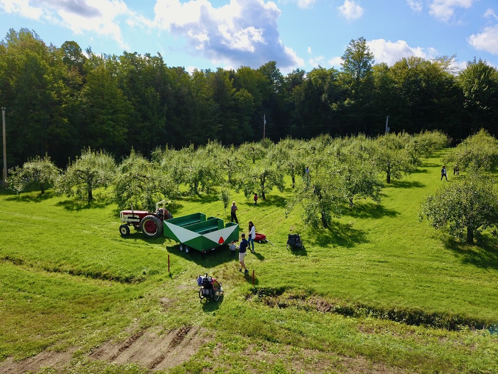 Halte de la Montagne | 342 Rang du Haut Corbin, Saint-Damase, QC J0H 1J0, Canada | Phone: (450) 797-9982