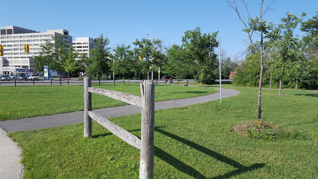Faircrest Heights Park | 550 Smyth Rd, Ottawa, ON K1H 8M2, Canada