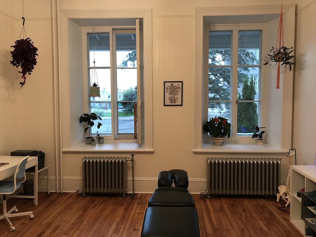 Chiropratique St-Casimir | 110 Place de lÉglise, Saint-Casimir, QC G0A 3L0, Canada | Phone: (418) 339-4070