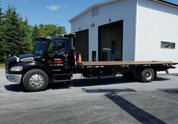 Transports Rosalye | 4588 Rue Papineau, Lac-Mégantic, QC G6B 1Y2, Canada | Phone: (819) 583-8399