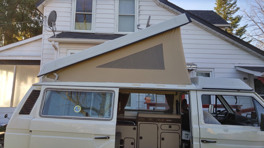 Custom Canvas Canada | 4112 Victoria Ave, Petrolia, ON N0N 1R0, Canada | Phone: (226) 349-4039