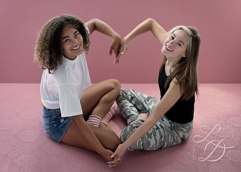 Linda Dickinson Photography | 5006 57 St, Beaumont, AB T4X 1B9, Canada | Phone: (780) 708-3666