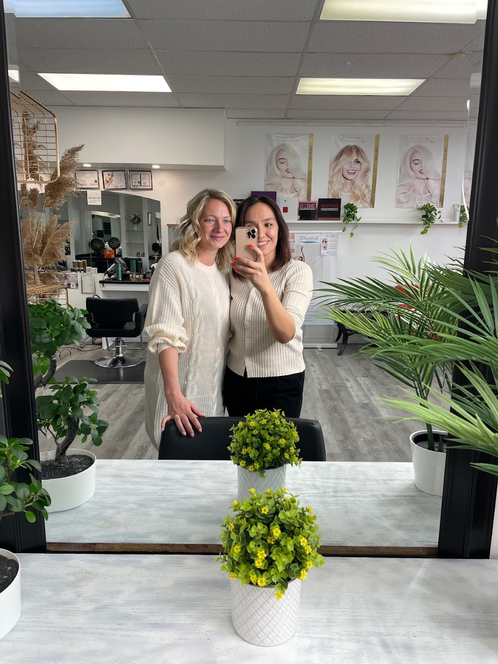 Salon de Coiffure LOLA | 4785 Grande Allée, Brossard, QC J4X 3G1, Canada | Phone: (514) 726-8924