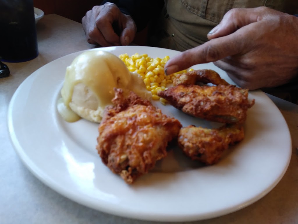 Theos Family Restaurant | 1669 Range Rd, Kimball, MI 48074, USA | Phone: (810) 364-1199
