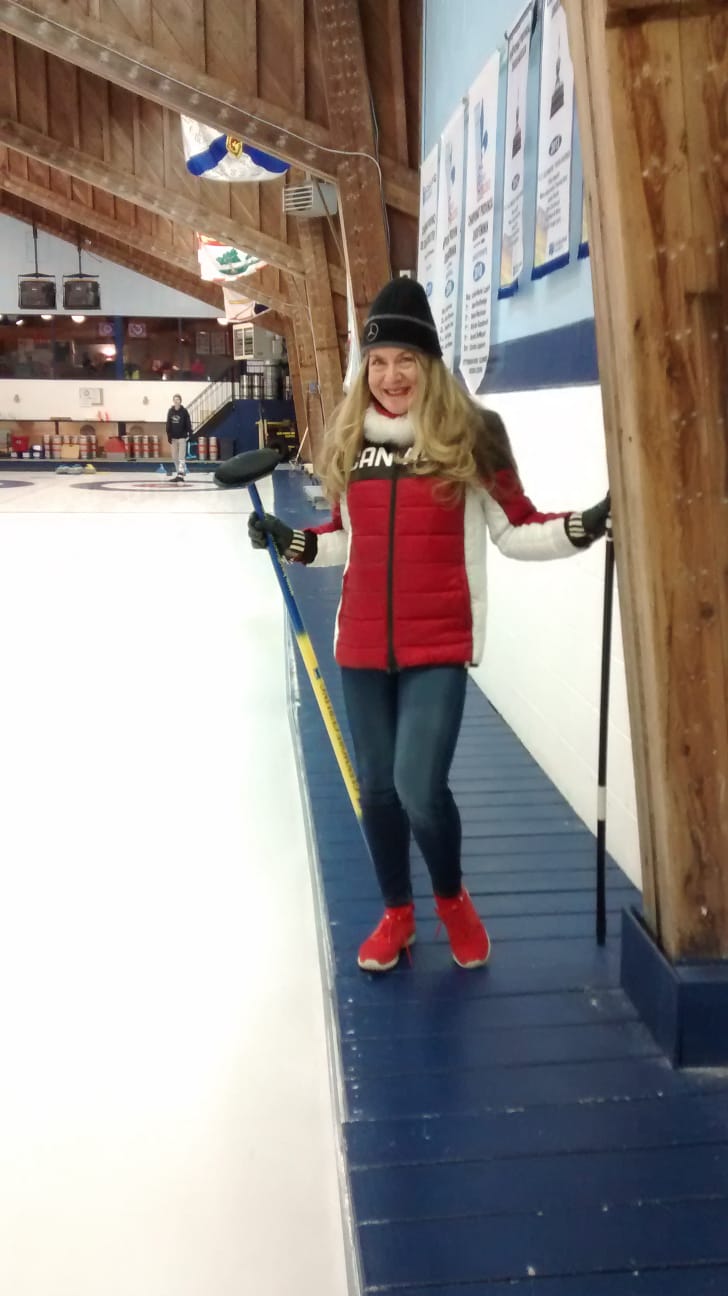 Pointe-Claire Curling Club | 250 Av. Lanthier, Pointe-Claire, QC H9S 4R1, Canada | Phone: (514) 695-4324
