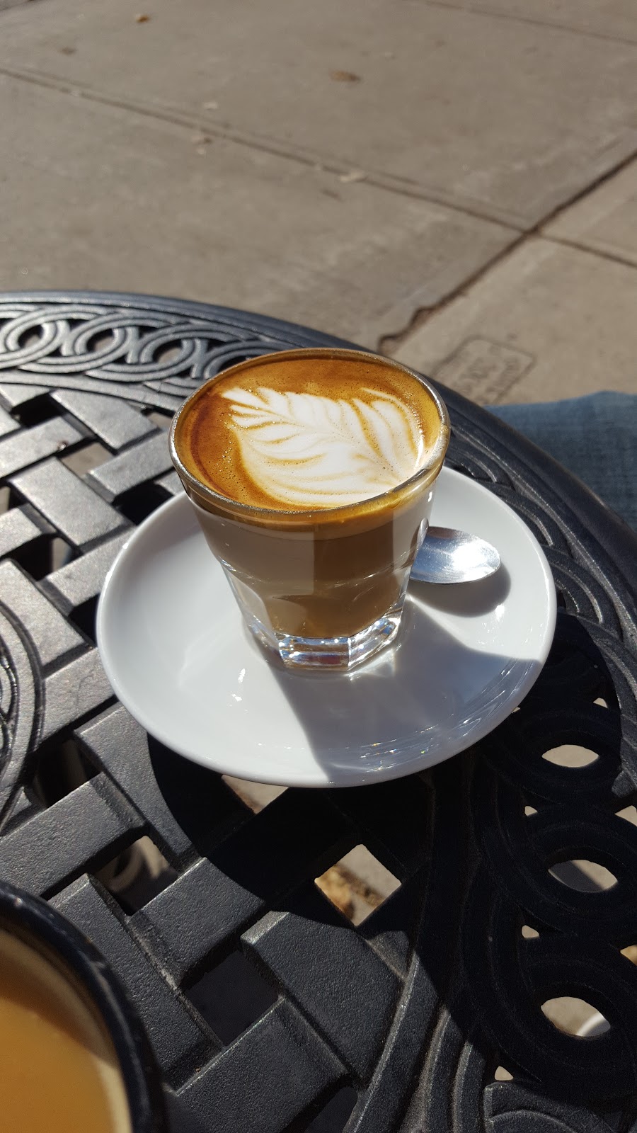 Dark Horse Espresso Bar | 120 Geary Ave, Toronto, ON M6H 4H1, Canada | Phone: (647) 347-3131