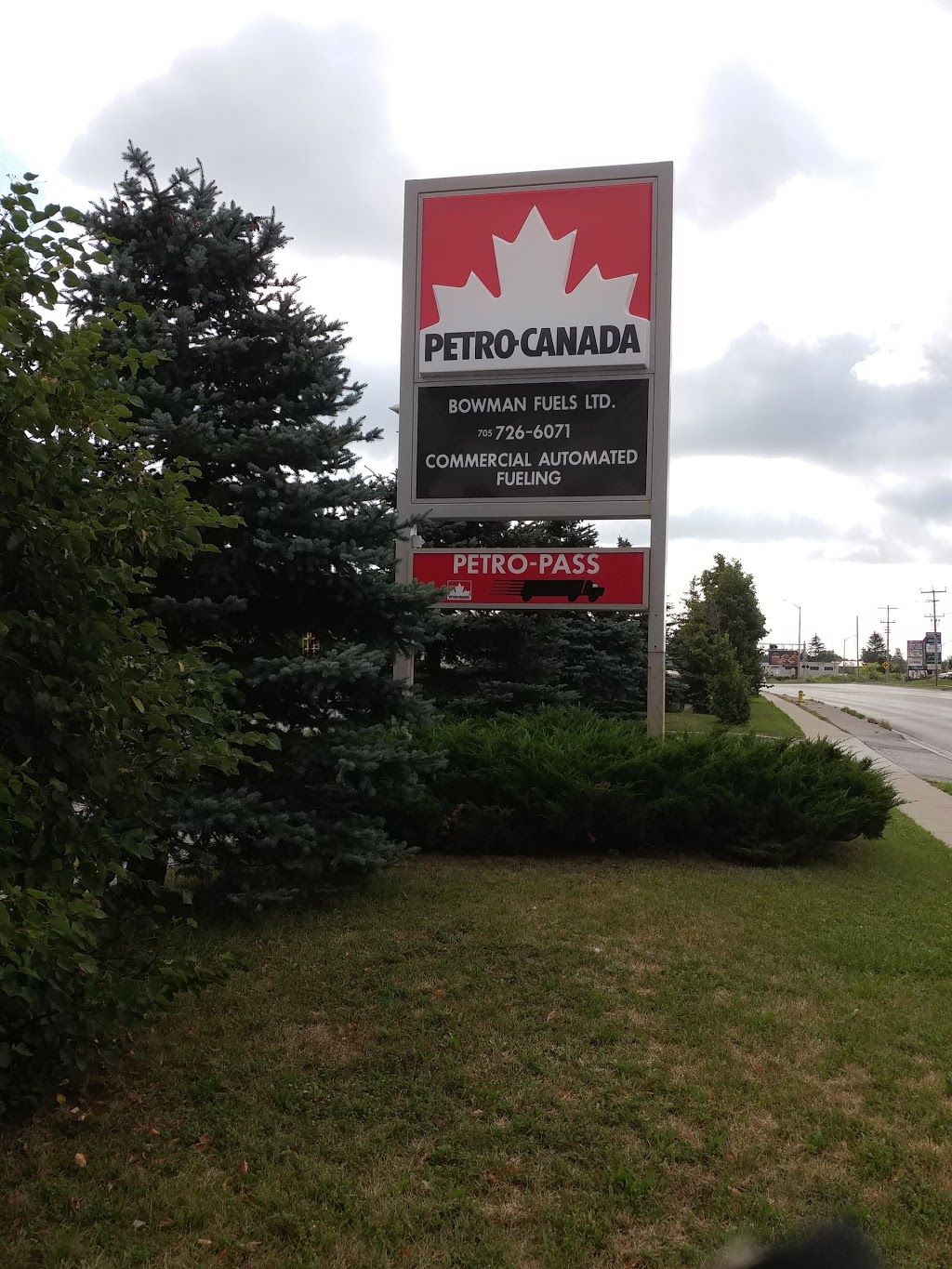 Petro-Pass Truck Stop | car wash | 265 Burton Ave, Barrie, ON L4N 2R9, Canada | 7057266071 OR +1 705-726-6071