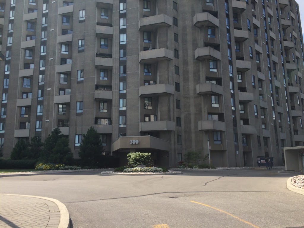The Masters Condominiums | 288 Mill Rd, Etobicoke, ON M9C 4X7, Canada | Phone: (416) 622-0318