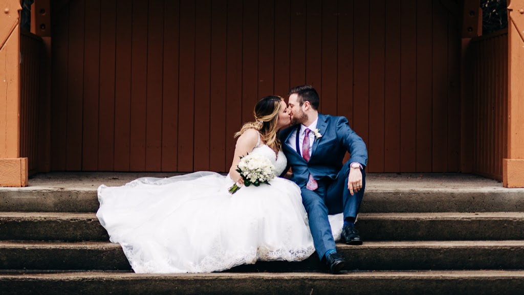 Christina Guida Photography | 26 Carey Ln, Bowmanville, ON L1C 0P2, Canada | Phone: (905) 926-9944