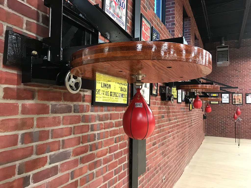 West End Athletic Club | 283 Bering Ave, Etobicoke, ON M8Z 3A5, Canada | Phone: (416) 621-1234