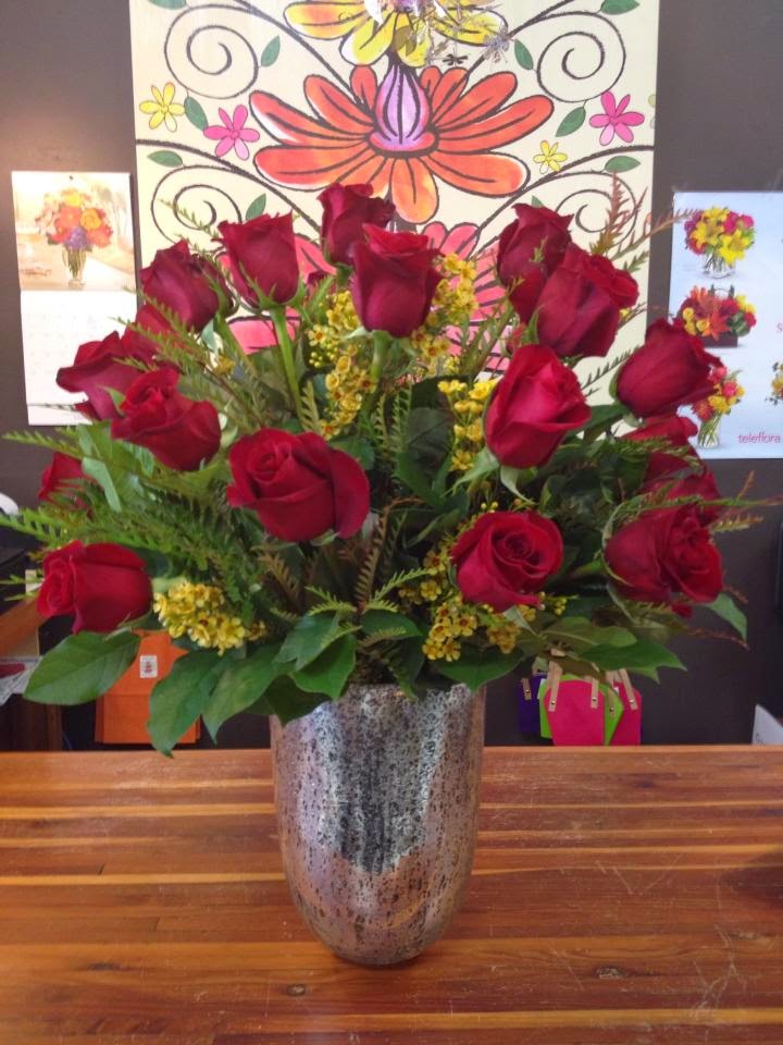 The Flower Fountain | 27 Talbot St W, Aylmer, ON N5H 1J6, Canada | Phone: (519) 765-1183