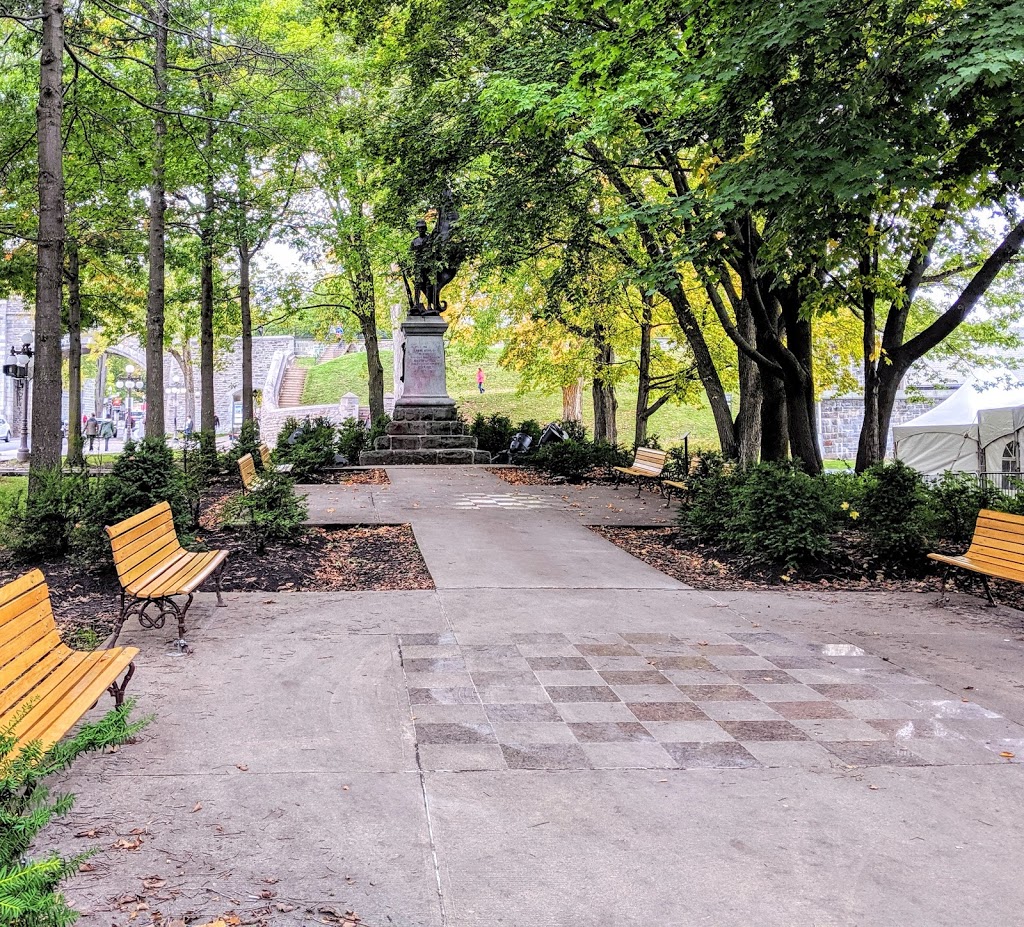 Monument aux Braves | Intersection rue Saint Louis et, Rue dAuteuil, Québec, QC G1R 4C4, Canada | Phone: (418) 380-2300