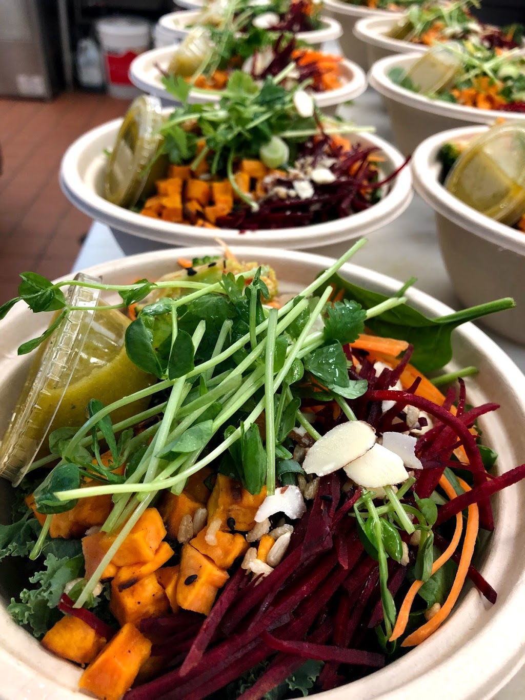 Little Fast + Fresh | 44 Riverside Gate #204, Okotoks, AB T1S 0J2, Canada | Phone: (403) 938-0118