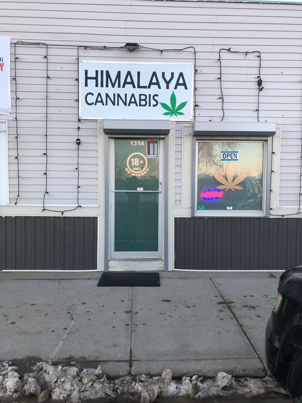 HIMALAYA CANNABIS | 1314 Railway St, Crossfield, AB T0M 0S0, Canada | Phone: (403) 964-0037