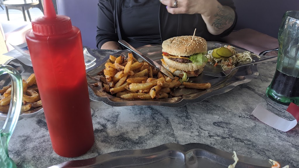 Restaurant Terrasse Dagenais | 5575 Bd Dagenais O, Laval, QC H7R 1M1, Canada | Phone: (450) 627-2441