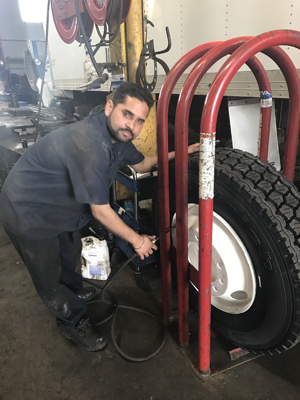 Best Truck Repair & Tire Centre Ltd | 1715 Sismet Rd, Mississauga, ON L4W 1P9, Canada | Phone: (905) 625-0055